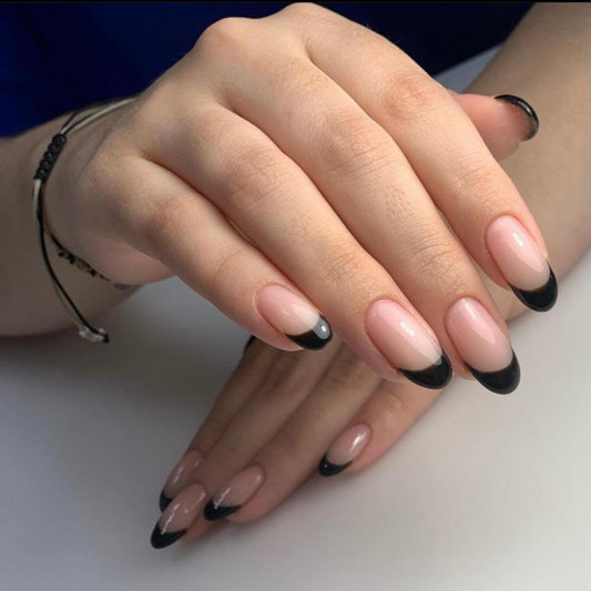 ARE GEL MANICURES SAFE? WHAT TO KNOW ABOUT UV EXPOSURE